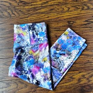 Athleta Elation Capri in Color Renewed Bloom Chrome Blue Size L